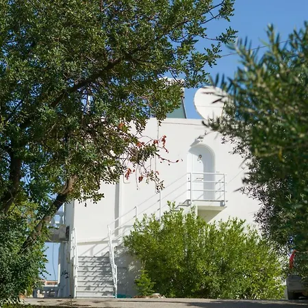 Almyros Daire Ayos Nikolaos