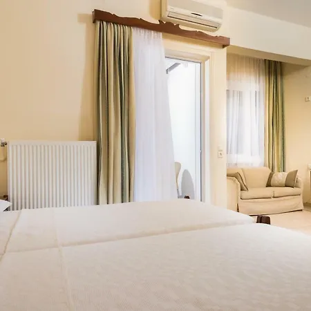 Ikaros Art Hotel 2*